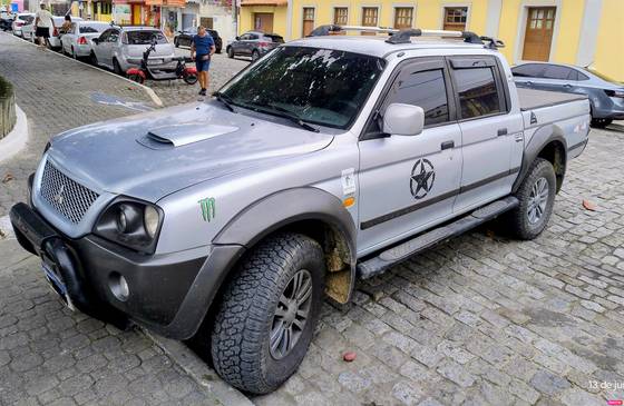 MITSUBISHI L200 2.5 GL 4X4 CD 8V TURBO DIESEL 4P MANUAL MITSUBISHI L200 2.5 GL 4X4 CD 8V TURBO DIESEL 4P MANUAL